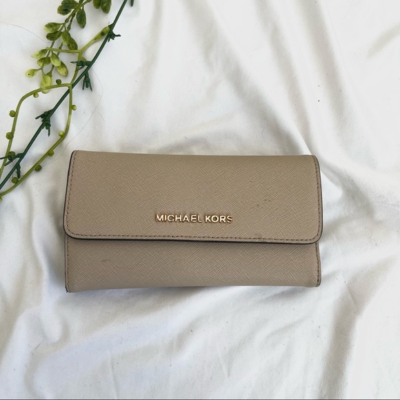 Michael Kors Beige Neutral Textured Leather Continental Long Snap Shut Wallet - Picture 2 of 14